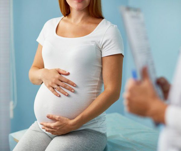 Опасно ли появление солей в моче у беременной женщины