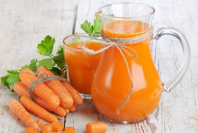 Графин морковного сока